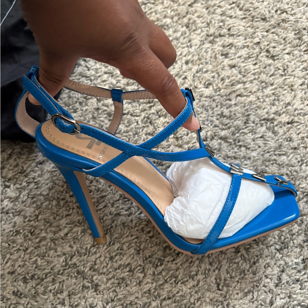 Vibrant Blue Strappy Heels with Cage Design Shane Justin - Picture 2 of 4